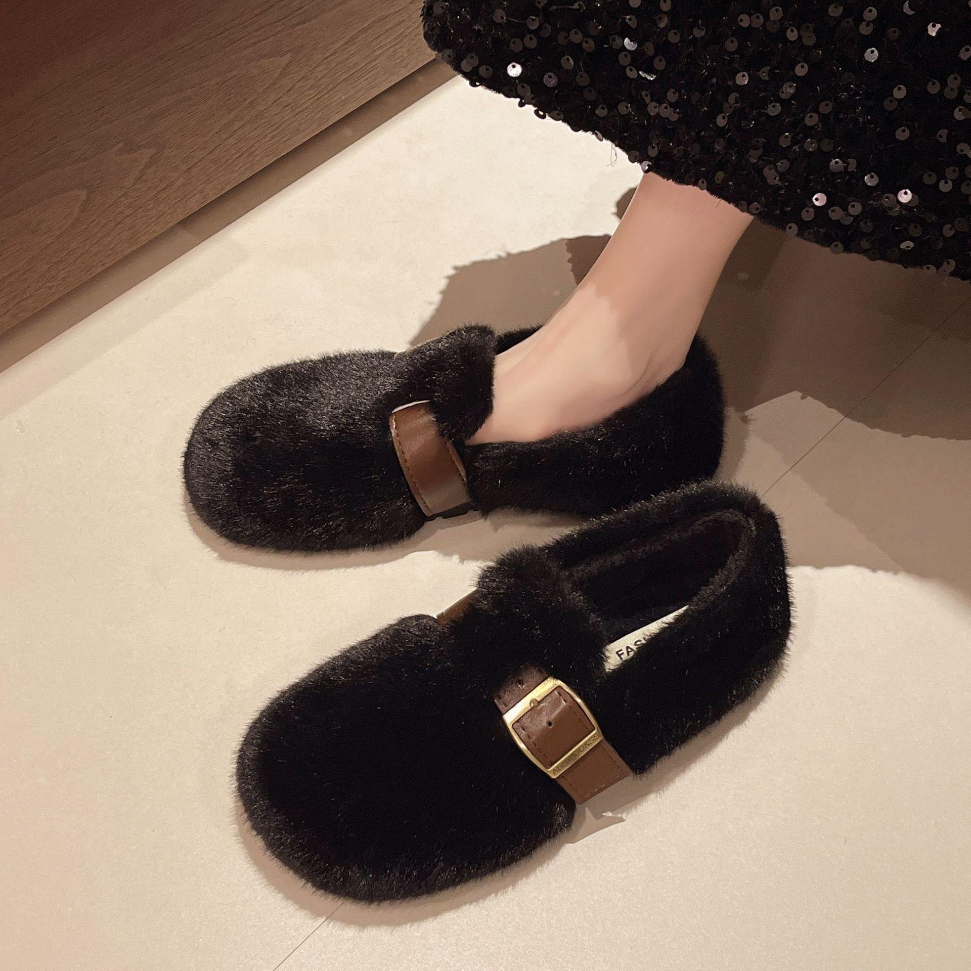 Wear French fluff 2025 new velvet cotton shoes single shoes Doudou autumn and winter fluffy shoes female Mary Jane one pedal 40 чорний
Wear French fluff 2025 new velvet cotton shoes single shoes Doudou autumn and winter fluffy shoes female Mary Jane one pedal 40 чорний