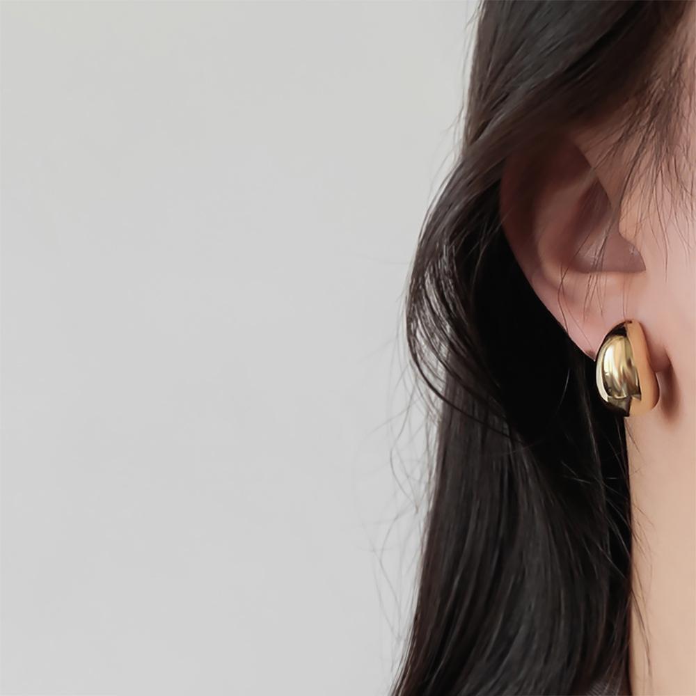 Water drop curved beanie ear clips simple cold wind personalized earrings versatile temperament earrings women
Water drop curved beanie ear clips simple cold wind personalized earrings versatile temperament earrings women