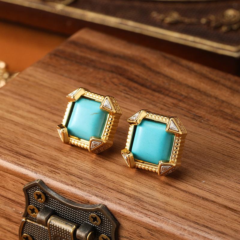 Women s Light Luxury Design Elegant Inlaid Zircon Geometric Square Earrings Fashionable And Versatile Niche Design Earrings
Women s Light Luxury Design Elegant Inlaid Zircon Geometric Square Earrings Fashionable And Versatile Niche Design Earrings