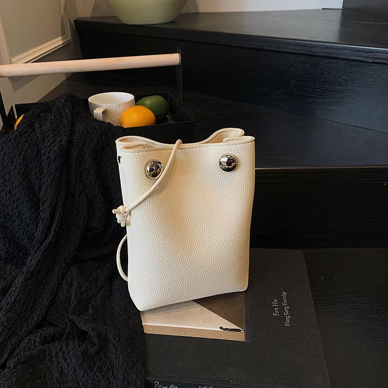 Fashion summer small bag women 2025 new simple small square bag simple shoulder messenger mobile phone bag розовый
Fashion summer small bag women 2025 new simple small square bag simple shoulder messenger mobile phone bag розовый