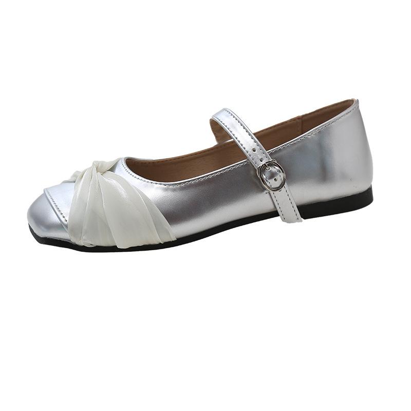Yueyu-French temperament gentle square head small leather shoes 2025 spring and summer new Mary Jane shoes foreign super fairy single shoes 40 серебряный
Yueyu-French temperament gentle square head small leather shoes 2025 spring and summer new Mary Jane shoes foreign super fairy single shoes 40 серебряный