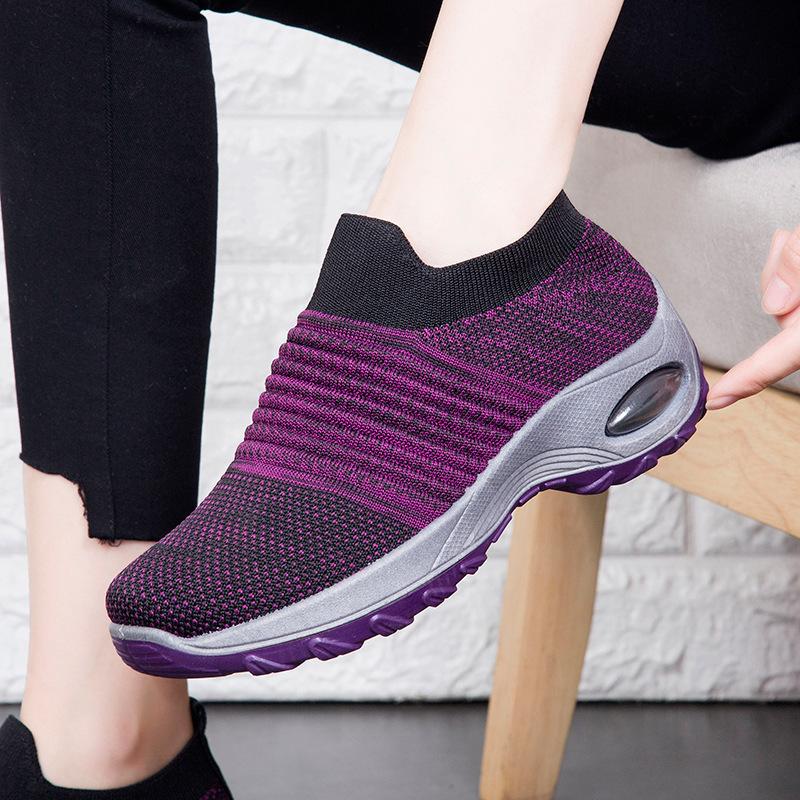 New rocking shoes women s air cushion soft sole non-slip fly-woven breathable casual shoes one pedal middle-aged and elderly mother shoes 35 чорний
New rocking shoes women s air cushion soft sole non-slip fly-woven breathable casual shoes one pedal middle-aged and elderly mother shoes 35 чорний
