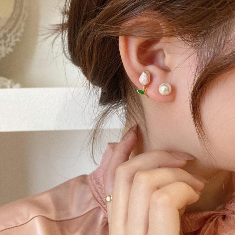French Light Luxury Pink Tulip Flower Pearl Stud Earrings For Women Korean Zircon Exquisite Earring Party Christmas Jewelry Gift
French Light Luxury Pink Tulip Flower Pearl Stud Earrings For Women Korean Zircon Exquisite Earring Party Christmas Jewelry Gift