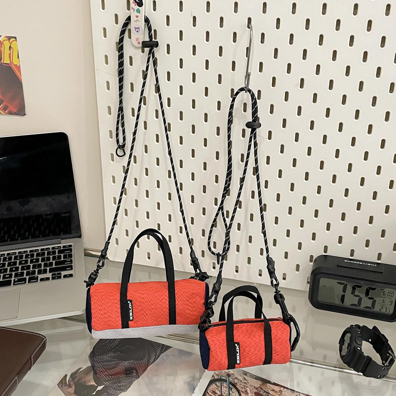 TS JYL laptop bag,Korean Fashion INS Handheld Cylinder Bag Sports Simple Commute Shoulder Light Phone Crossbody Small оранжевый
TS JYL laptop bag,Korean Fashion INS Handheld Cylinder Bag Sports Simple Commute Shoulder Light Phone Crossbody Small оранжевый