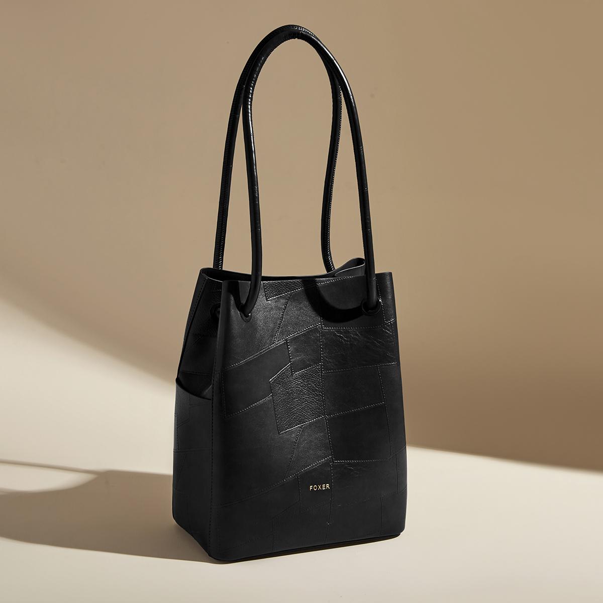 FOXER 2026 Spring New Tote Bag for Women Soft PVC Leather Daily Commute Shoulder Bag Vintage Casual Female Work Handbag
FOXER 2026 Spring New Tote Bag for Women Soft PVC Leather Daily Commute Shoulder Bag Vintage Casual Female Work Handbag
