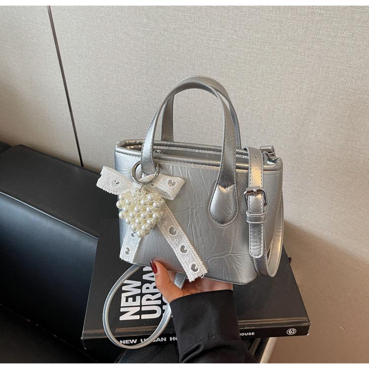 Популярные в этом году маленькие сумки женские летние новые сумки-мессенджеры модные портативные сумки-ведра
Популярные в этом году маленькие сумки женские летние новые сумки-мессенджеры модные портативные сумки-ведра