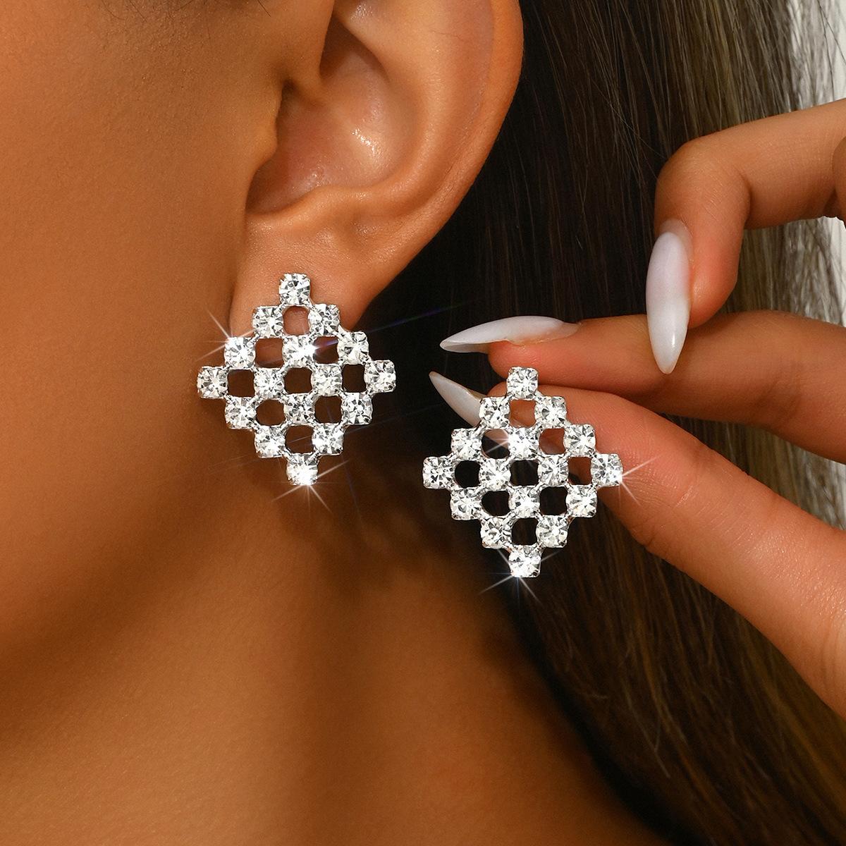 A Pair of Niche Design Style and Temperament Earrings, Women s Silver Snow Earrings, High-end Sense, Simple and Luxurious Earrings серебряный
A Pair of Niche Design Style and Temperament Earrings, Women s Silver Snow Earrings, High-end Sense, Simple and Luxurious Earrings серебряный