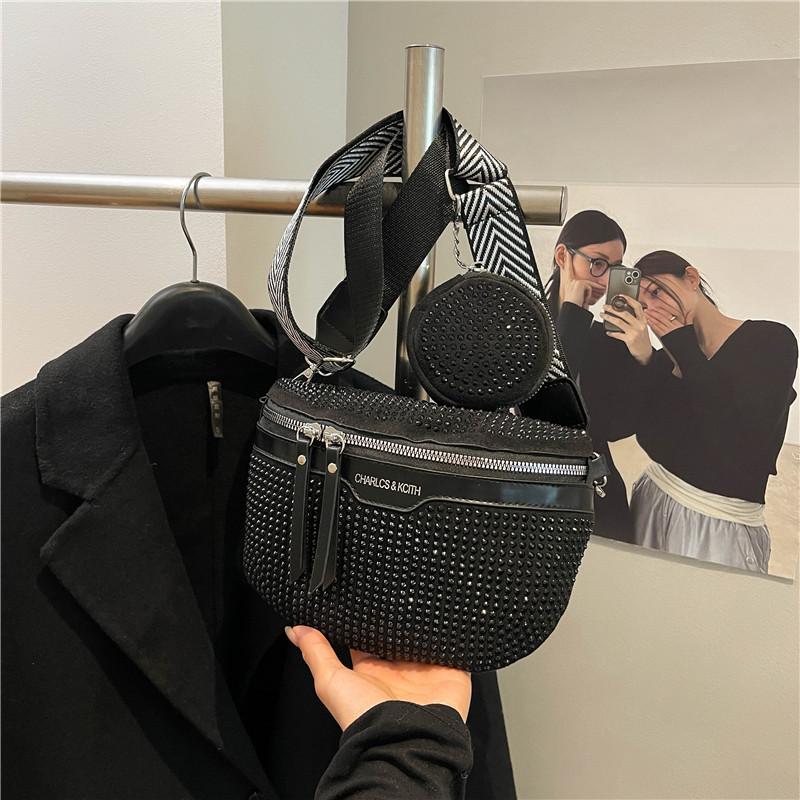 Foreign style Internet celebrities ins versatile colored diamond shoulder bag women s fashion personality casual simple retro locomotive messenger bag чёрный
Foreign style Internet celebrities ins versatile colored diamond shoulder bag women s fashion personality casual simple retro locomotive messenger bag чёрный