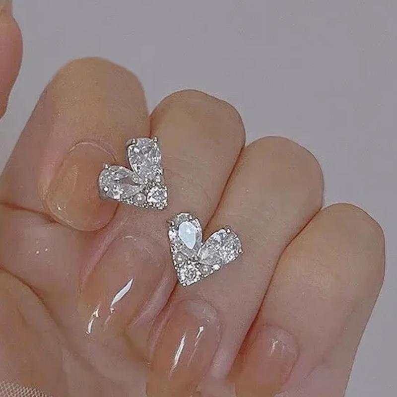 CAOSHI Dainty Chic Heart Stud Earrings Women Daily Wearable Zircon with Bright Zirconia Delicate Love Accessories for Female
CAOSHI Dainty Chic Heart Stud Earrings Women Daily Wearable Zircon with Bright Zirconia Delicate Love Accessories for Female