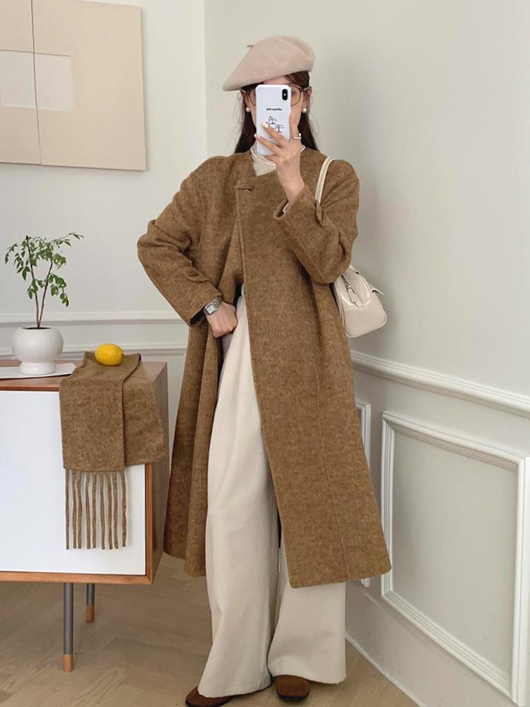 осень-зима 2025 новый съемный шарф с бахромой двустороннее шерстяное пальто женственность однобортное удлиненное пальто S