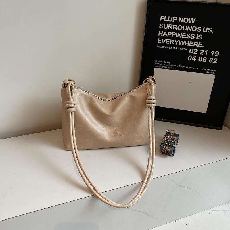 Winter new shoulder bag trend messenger bag texture women s bag fashion casual personalized tote bag хакі
Winter new shoulder bag trend messenger bag texture women s bag fashion casual personalized tote bag хакі