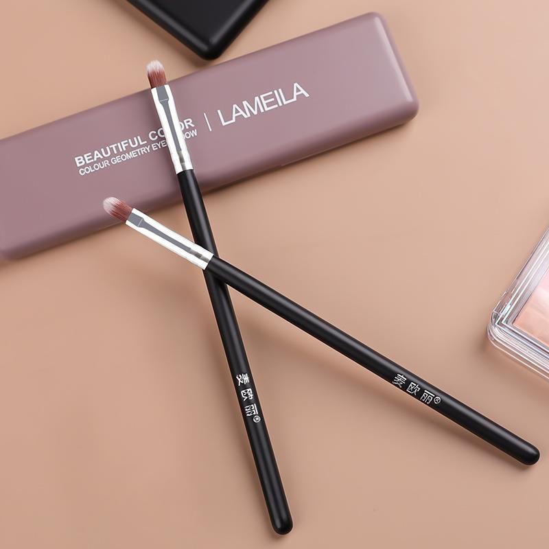 Eye Shadow Brush Lip Brush Multi-Purpose Makeup Brush Convenient Single PVC Packaging Makeup Tools Batch 18# Lip Brush
Eye Shadow Brush Lip Brush Multi-Purpose Makeup Brush Convenient Single PVC Packaging Makeup Tools Batch 18# Lip Brush