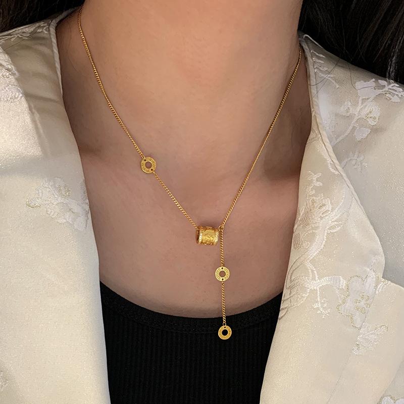 Zircon printed pendant necklace fashion light luxury collarbone chain new item jewelry women s high sense
Zircon printed pendant necklace fashion light luxury collarbone chain new item jewelry women s high sense