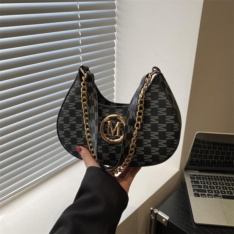 Модные ретро популярные женские сумки лето высокая ценность универсальная новая трендовая сумка-багет на цепочке через плечо чёрный
Модные ретро популярные женские сумки лето высокая ценность универсальная новая трендовая сумка-багет на цепочке через плечо чёрный