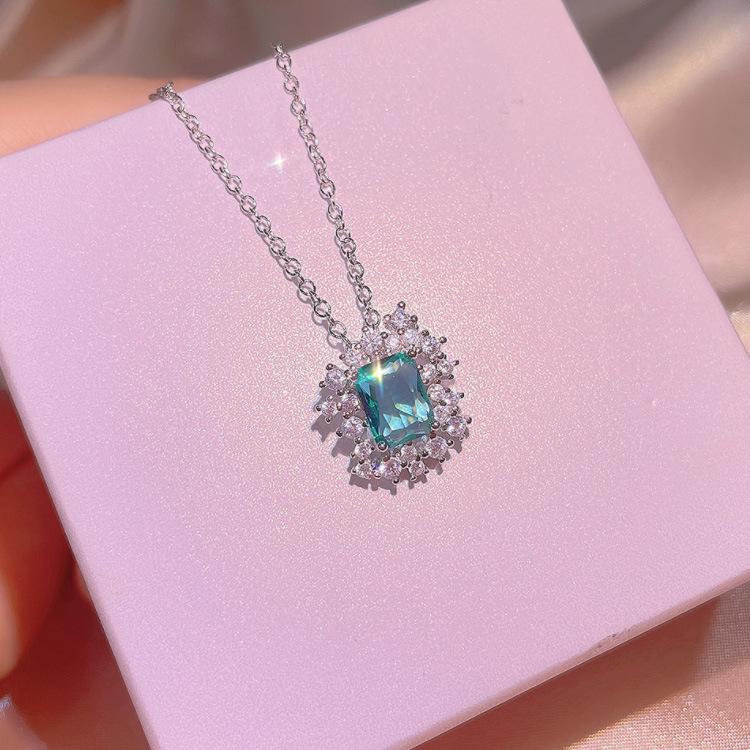 Кольцо в стиле ретро в европейском и североамериканском стиле с имитацией изумруда, креативное кольцо с подвеской
Кольцо в стиле ретро в европейском и североамериканском стиле с имитацией изумруда, креативное кольцо с подвеской