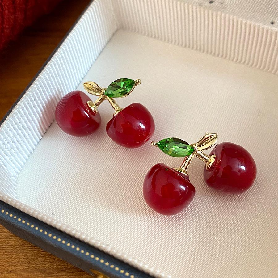 Silver needle resin diamond cherry earrings Korean simple sweet stud earrings fashionable small fresh versatile earrings women
Silver needle resin diamond cherry earrings Korean simple sweet stud earrings fashionable small fresh versatile earrings women
