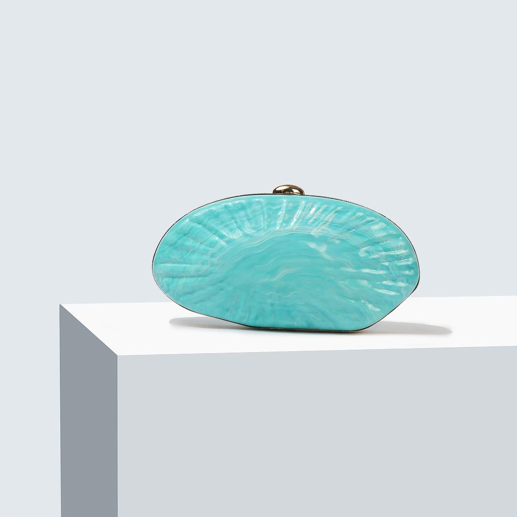 2025 new acrylic shell electroplated heart box lipstick mini change key mobile phone messenger women s bag bag 18 4 11 небесно-голубой
2025 new acrylic shell electroplated heart box lipstick mini change key mobile phone messenger women s bag bag 18 4 11 небесно-голубой