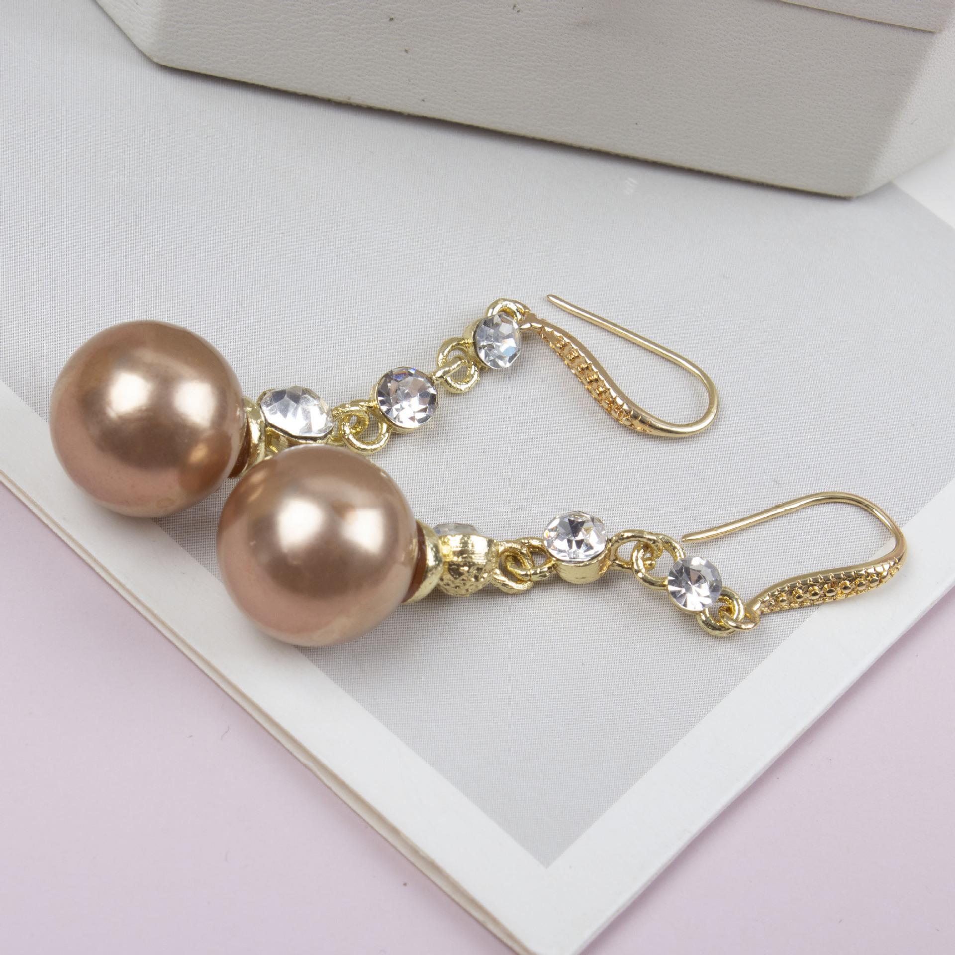 Purple pearl zircon long earrings for women with a small face, new fashionable and delicate versatile stud earrings,earrings,and earrings ear jewelry.
Purple pearl zircon long earrings for women with a small face, new fashionable and delicate versatile stud earrings,earrings,and earrings ear jewelry.