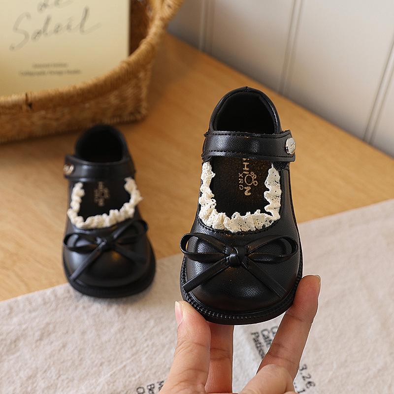 Cute girls lace-trimmed bow leather shoes, new spring and autumn soft-soled Mary Jane children s stylish princess shoes 25 чорний
Cute girls lace-trimmed bow leather shoes, new spring and autumn soft-soled Mary Jane children s stylish princess shoes 25 чорний