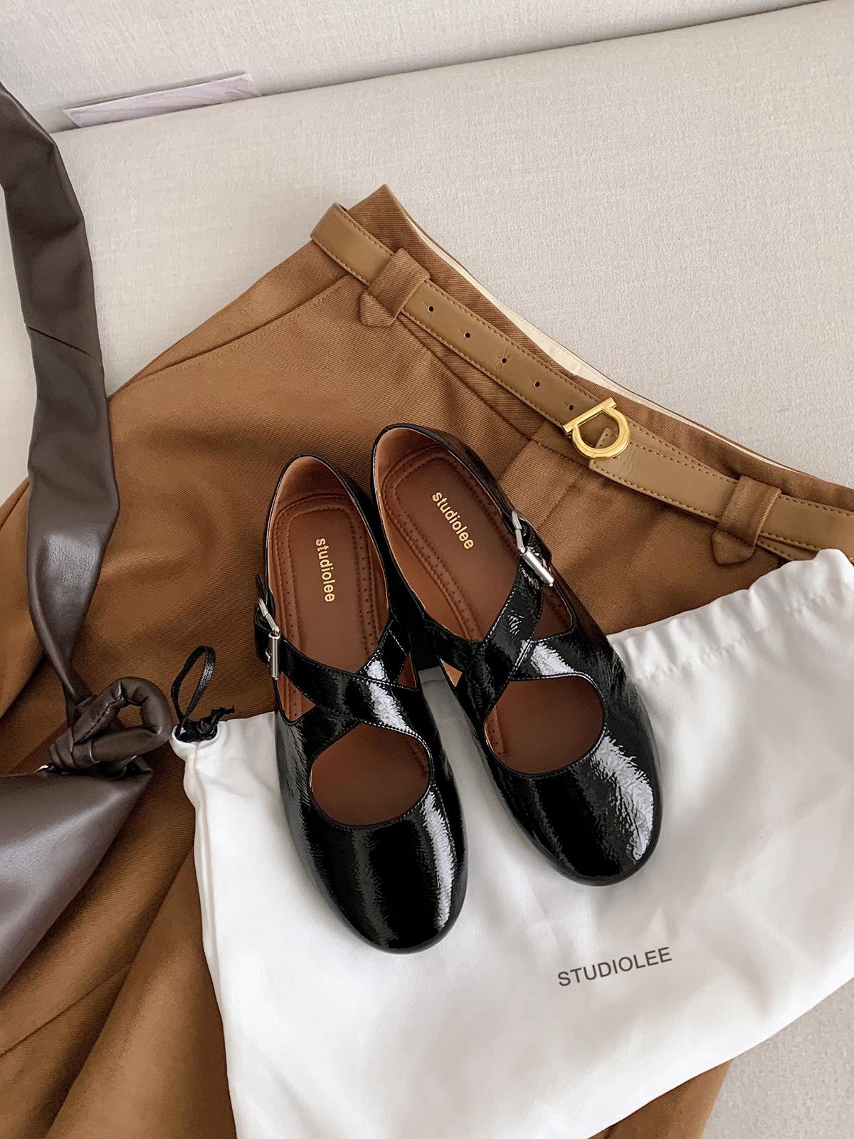 Spot sheepskin version~ Grape mother same cross-strap silver round head Mary Jane women s shoes light mouth flat sole shoes 40
Spot sheepskin version~ Grape mother same cross-strap silver round head Mary Jane women s shoes light mouth flat sole shoes 40