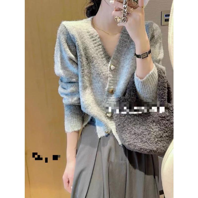 Весенне-осенние новые модели постепенно меняют цвет леденца вязаный кардиган свитер женский свежий нежный ветер сладкая девушка топ женский one size fits all серый
Весенне-осенние новые модели постепенно меняют цвет леденца вязаный кардиган свитер женский свежий нежный ветер сладкая девушка топ женский one size fits all серый