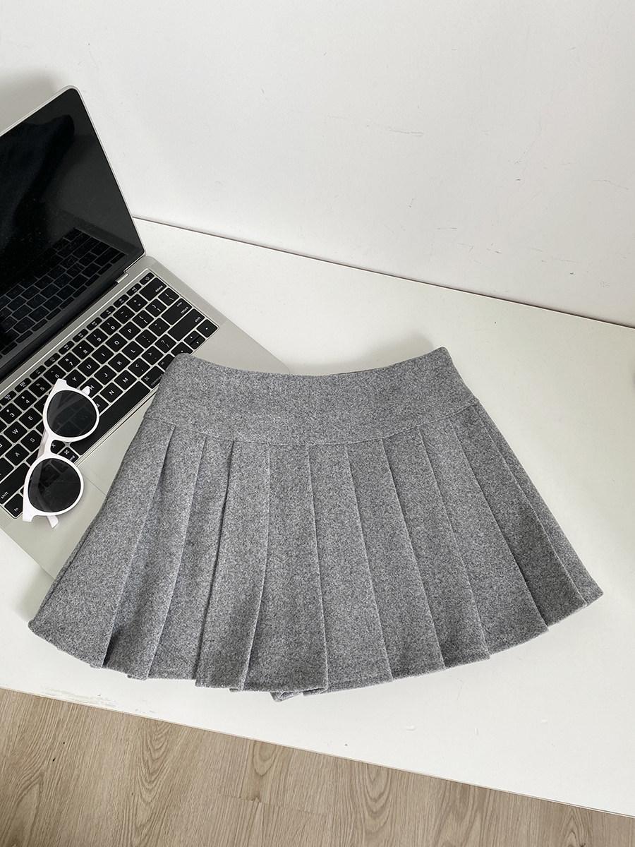 Women s Gray Wool A-Line High-Waisted Pleated Skirt - College Style, Autumn/Winter, Versatile Slit Design for Commuting Extra Small светло-серый
Women s Gray Wool A-Line High-Waisted Pleated Skirt - College Style, Autumn/Winter, Versatile Slit Design for Commuting Extra Small светло-серый