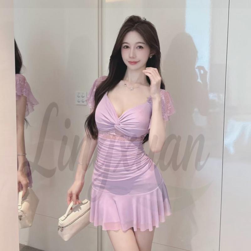 V-Neck Backless Lace Patchwork Bodycon Dress with Ruched Waist and Ruffle Short Sleeves Large
V-Neck Backless Lace Patchwork Bodycon Dress with Ruched Waist and Ruffle Short Sleeves Large
