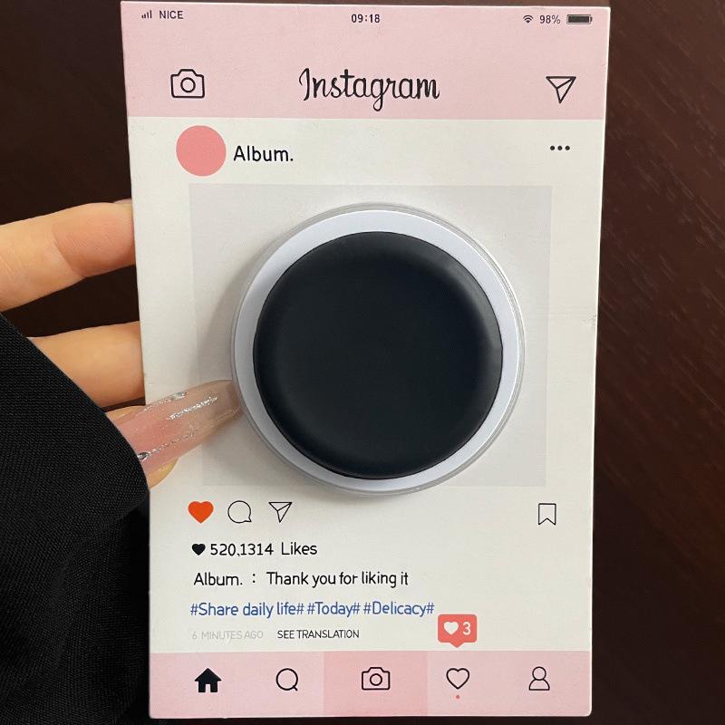 Color-Block Macaron Phone Case with MagSafe Magnetic Bracket and Skin-Feel Silicone.
Color-Block Macaron Phone Case with MagSafe Magnetic Bracket and Skin-Feel Silicone.