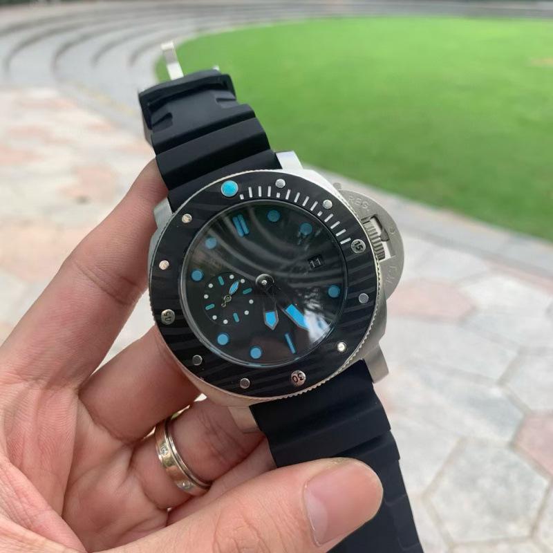 Чоловічий дайверський годинник Panerai Luminor 1404 Series PAM1391/1565 з нейлоново-гумовим ремінцем
Чоловічий дайверський годинник Panerai Luminor 1404 Series PAM1391/1565 з нейлоново-гумовим ремінцем