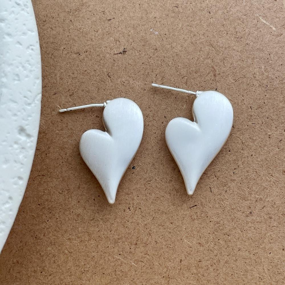 Real Gold Silver Plated Copper Daily Jewelry Simple Matte Color Rutting Metallic Irregular Heart Drop Earrings for Women
Real Gold Silver Plated Copper Daily Jewelry Simple Matte Color Rutting Metallic Irregular Heart Drop Earrings for Women