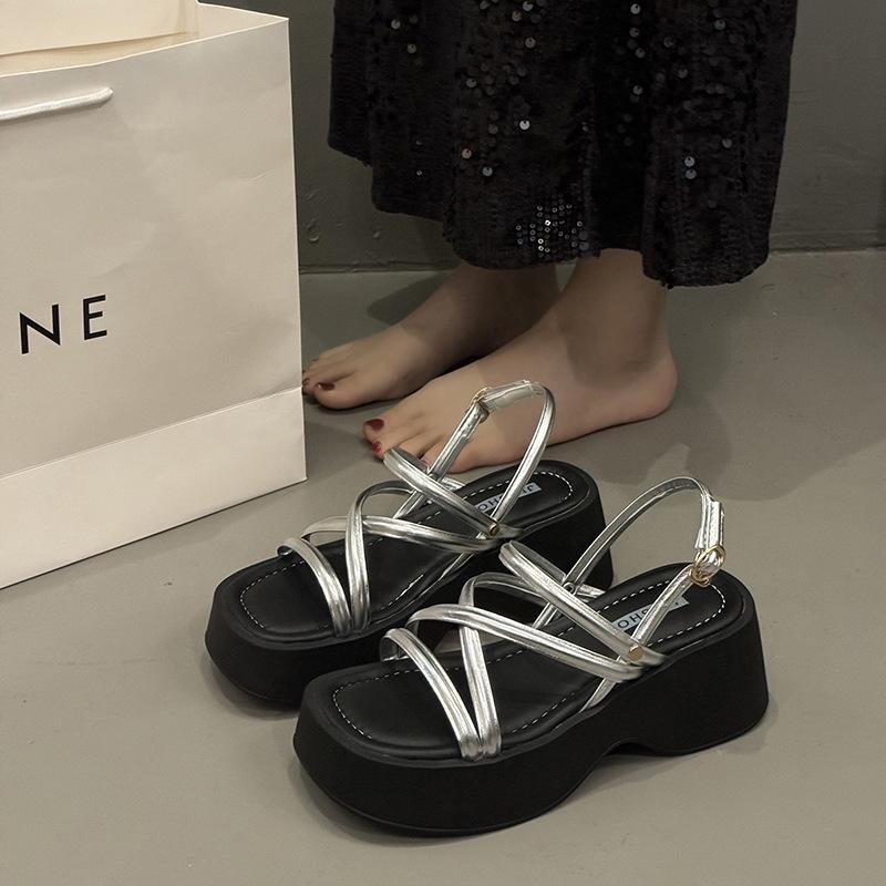 French fairy style platform sandals women s summer wear with skirts new popular versatile wedge heel Roman shoes 40 серебряный
French fairy style platform sandals women s summer wear with skirts new popular versatile wedge heel Roman shoes 40 серебряный