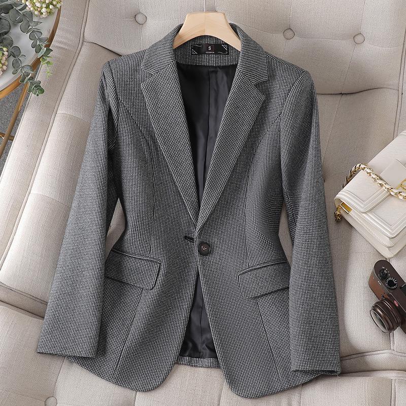 Korean Style Petite Women s Blazer: High-End Short Jacket for Spring and Autumn 2025 XL
Korean Style Petite Women s Blazer: High-End Short Jacket for Spring and Autumn 2025 XL