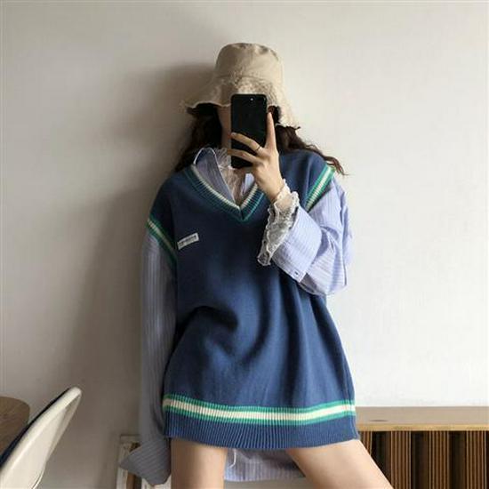 Unisex V-Neck Korean-Style Sweater Vest for Students - Loose Fit, Autumn/Winter Knitwear Medium синій
Unisex V-Neck Korean-Style Sweater Vest for Students - Loose Fit, Autumn/Winter Knitwear Medium синій
