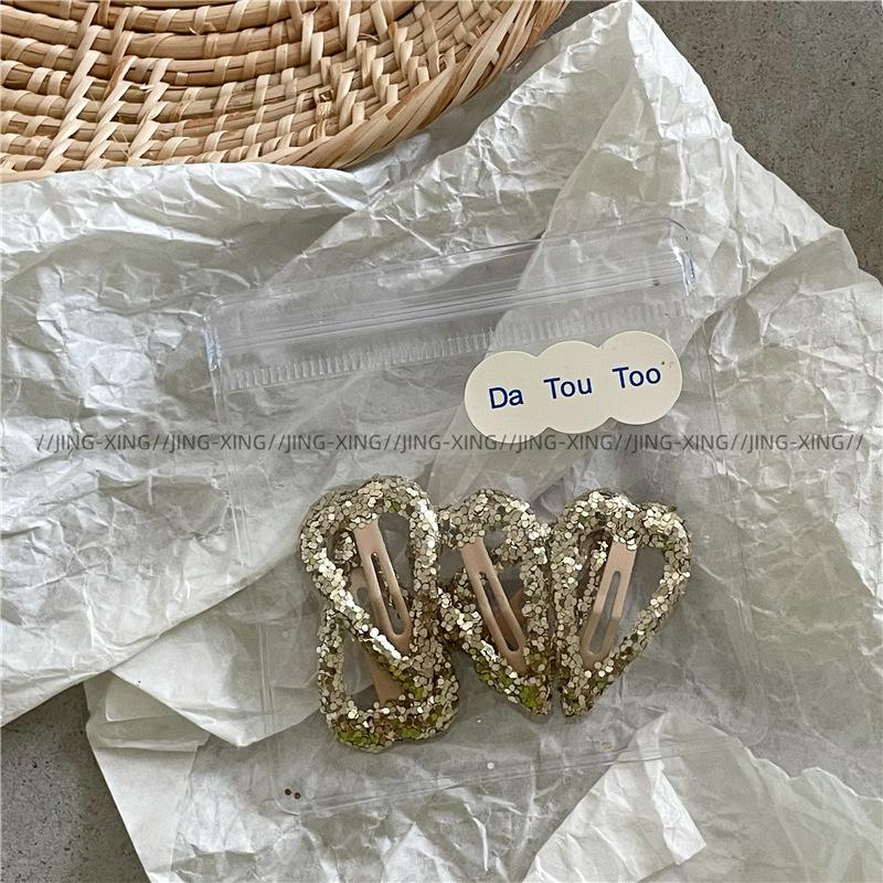 5Pcs Glitter Water Drop BB Clips Personalized Bangs Hairpins Small Sweet Girls Gold Love Heart Hair Side Clips Edge Hairpins New
5Pcs Glitter Water Drop BB Clips Personalized Bangs Hairpins Small Sweet Girls Gold Love Heart Hair Side Clips Edge Hairpins New