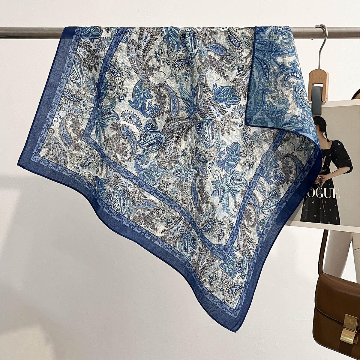 Женский платок на голову с принтом пейсли, хлопковый на ощупь, весенне-осенний, сохраняющий тепло, шейный платок, фуляр, бандана, женские квадратные платки 65x65cm
Женский платок на голову с принтом пейсли, хлопковый на ощупь, весенне-осенний, сохраняющий тепло, шейный платок, фуляр, бандана, женские квадратные платки 65x65cm