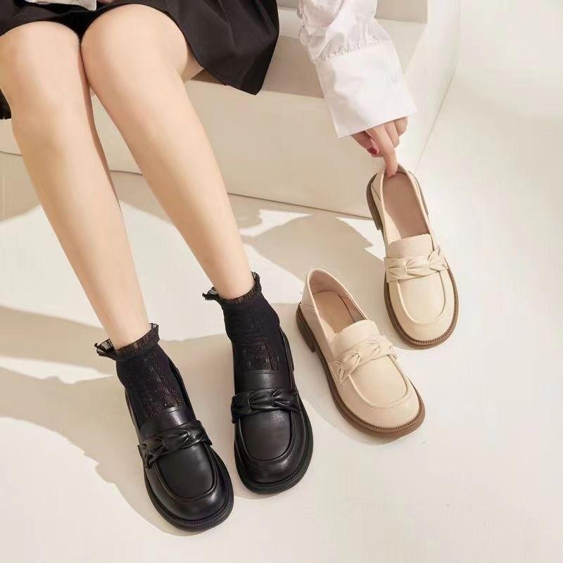 Real soft leather loafers women s 2025 new simple retro soft sole versatile one-pedal British style small leather shoes 40 чорний
Real soft leather loafers women s 2025 new simple retro soft sole versatile one-pedal British style small leather shoes 40 чорний