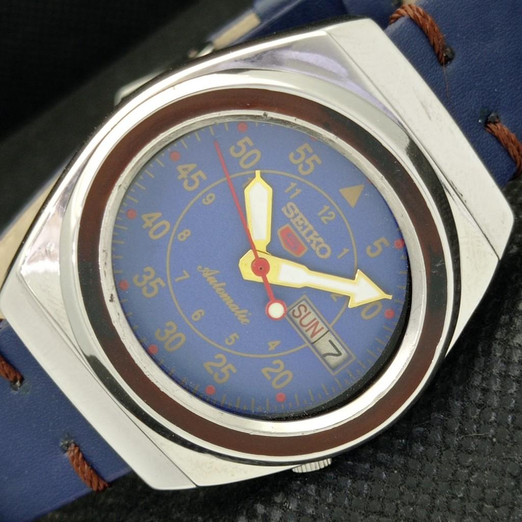 USED VINTAGE SEIKO 5 AUTOMATIC 7019A JAPAN MENS D/D BLUE WATCH 594a-a311675-2 SKU594a-a311675
USED VINTAGE SEIKO 5 AUTOMATIC 7019A JAPAN MENS D/D BLUE WATCH 594a-a311675-2 SKU594a-a311675