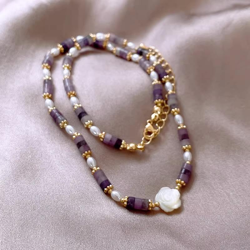 Natural Mother of Pearl Flower Necklace – Elegant, Trendy Clavicle Chain for Women
Natural Mother of Pearl Flower Necklace – Elegant, Trendy Clavicle Chain for Women