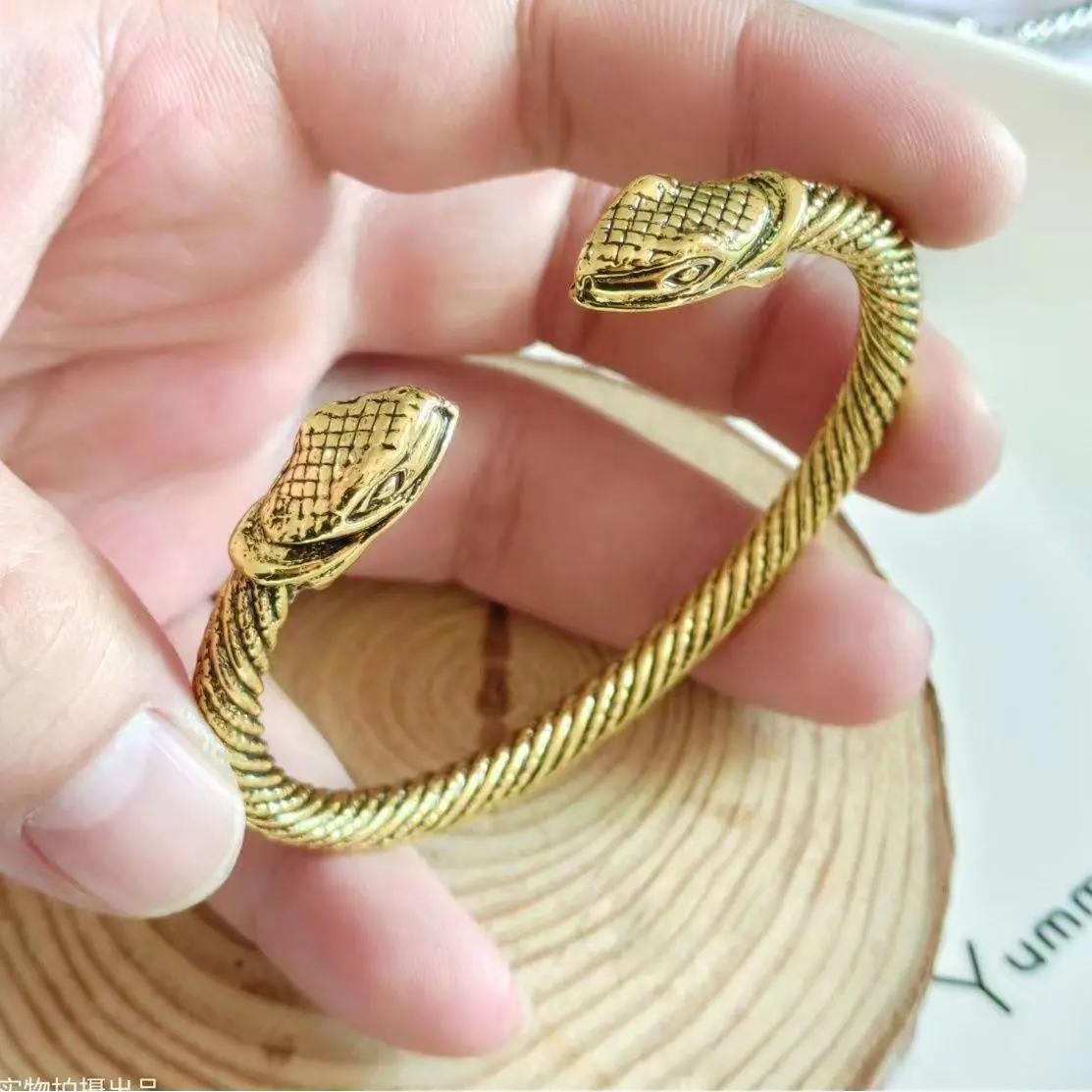 Cross-mirror E-commerce Retro Nordic Zodiac Snake Head Open Bracelet for Men and Women one size(17-20cm)
Cross-mirror E-commerce Retro Nordic Zodiac Snake Head Open Bracelet for Men and Women one size(17-20cm)