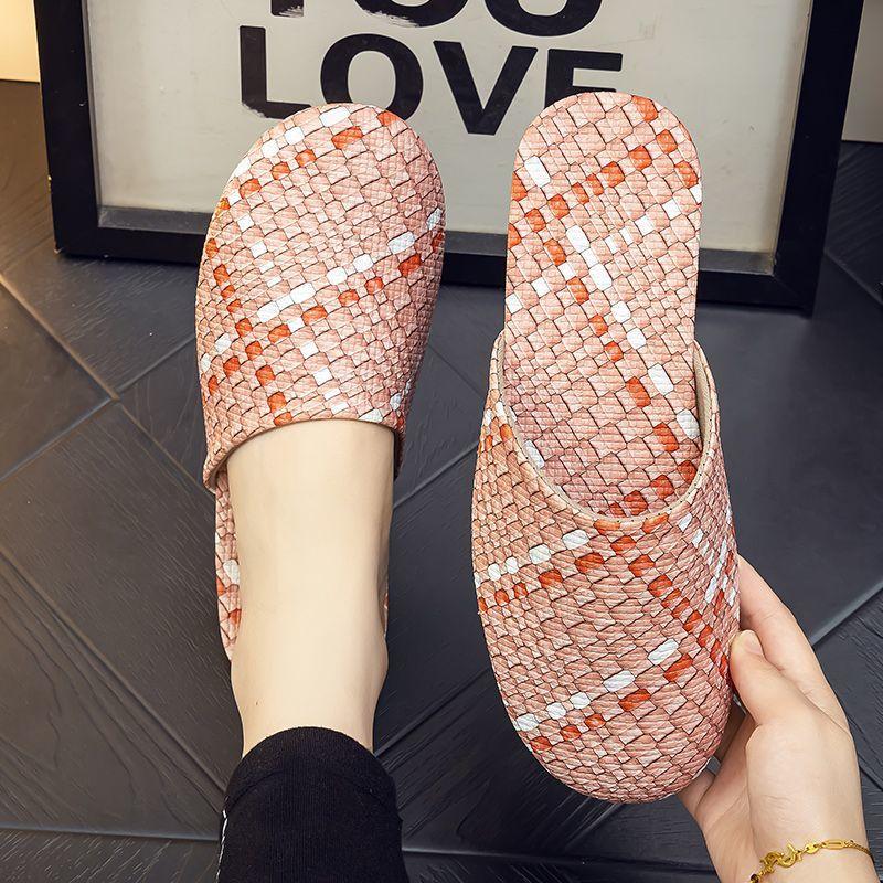 Luxury Premium Spring Autumn Leather Slippers Unisex Couple Waterproof Indoor Closed-Toe Versatile Stain-Resistant 40-41
Luxury Premium Spring Autumn Leather Slippers Unisex Couple Waterproof Indoor Closed-Toe Versatile Stain-Resistant 40-41