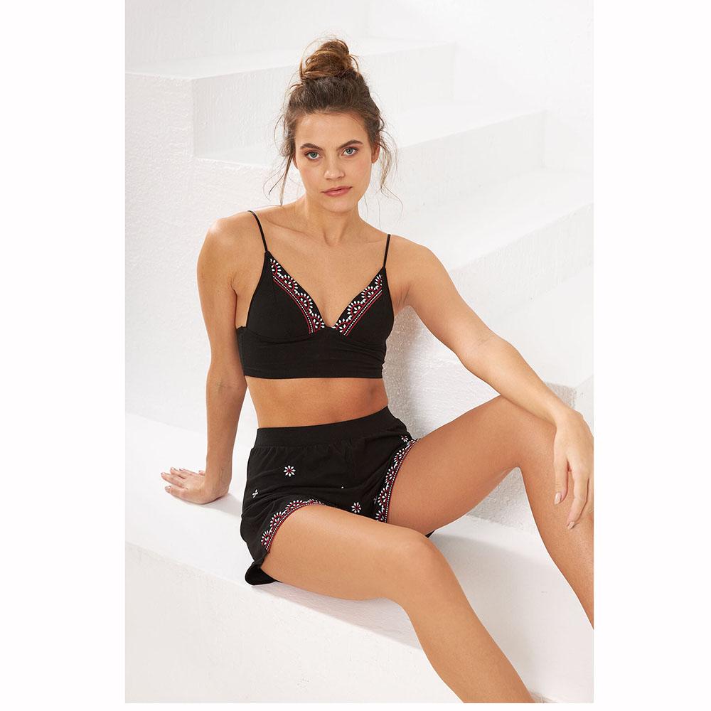 NBB Черный комплект с шортами-бралетом и вышивкой Daisy 
NBB Черный комплект с шортами-бралетом и вышивкой Daisy