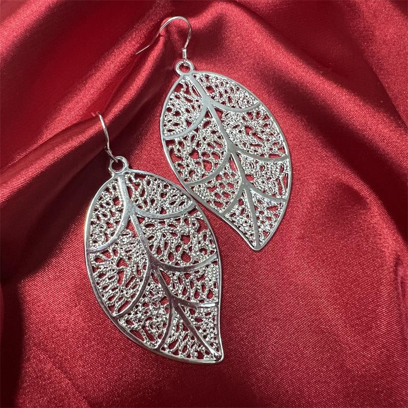 Высокое качество красивые подвески женские свадебные модные серьги из стерлингового серебра 925 пробы изысканные серьги в виде листьев Jewelrye128 
Высокое качество красивые подвески женские свадебные модные серьги из стерлингового серебра 925 пробы изысканные серьги в виде листьев Jewelrye128