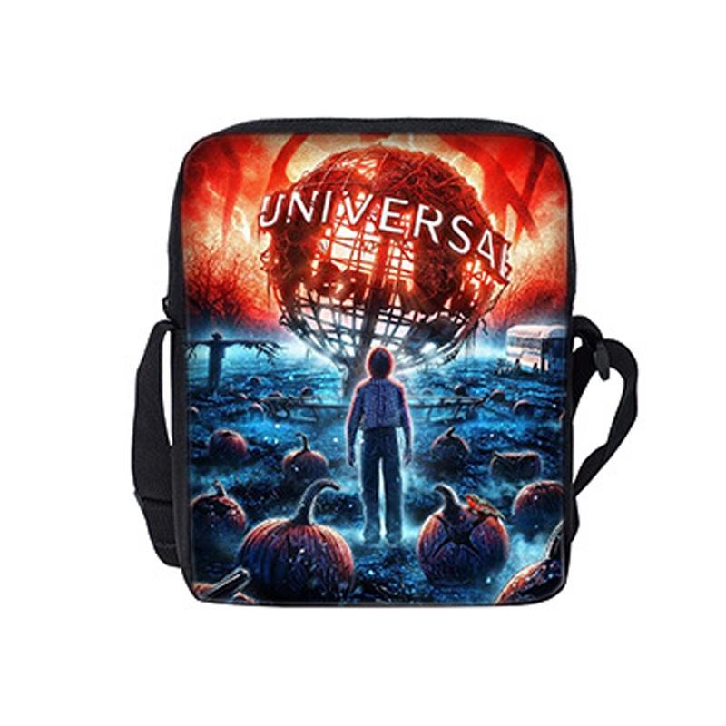 Стильна сумка для ланчу Stranger Things, сумка через плече для школи Universal
Стильна сумка для ланчу Stranger Things, сумка через плече для школи Universal