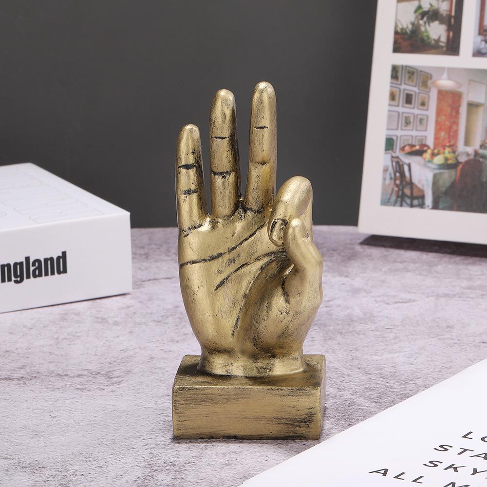 European Retro Resin Finger Ornaments for Living Room Decor
European Retro Resin Finger Ornaments for Living Room Decor
