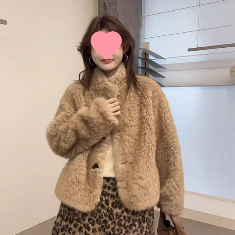 Korean Style Women s Plush Jacket with Fox Fur Buttons L (recommended 125-145 jin)
Korean Style Women s Plush Jacket with Fox Fur Buttons L (recommended 125-145 jin)