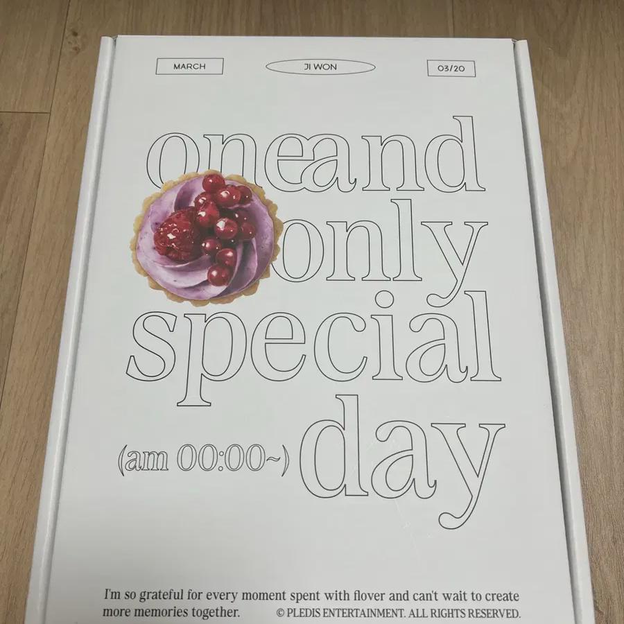 Fromis9 Пак Дживон Коробка на день рождения Простая распаковка
Fromis9 Пак Дживон Коробка на день рождения Простая распаковка