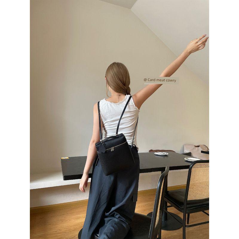 Khaki Cowry Sister Teng Same Style 1P Elegance Fashionable Exquisite Backpack Female Minimalist Basic Lunch Box Handbag Black Economy Edition
Khaki Cowry Sister Teng Same Style 1P Elegance Fashionable Exquisite Backpack Female Minimalist Basic Lunch Box Handbag Black Economy Edition