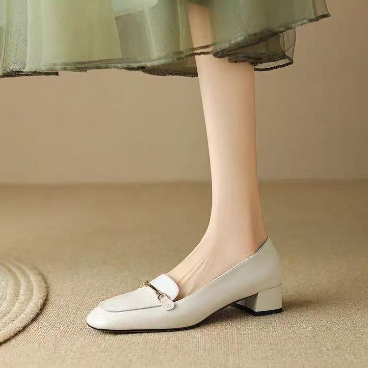 One-pedal soft leather loafers British style thick heel small leather shoes women s 2025 autumn new women s shoes shallow mouth single shoes 40
One-pedal soft leather loafers British style thick heel small leather shoes women s 2025 autumn new women s shoes shallow mouth single shoes 40