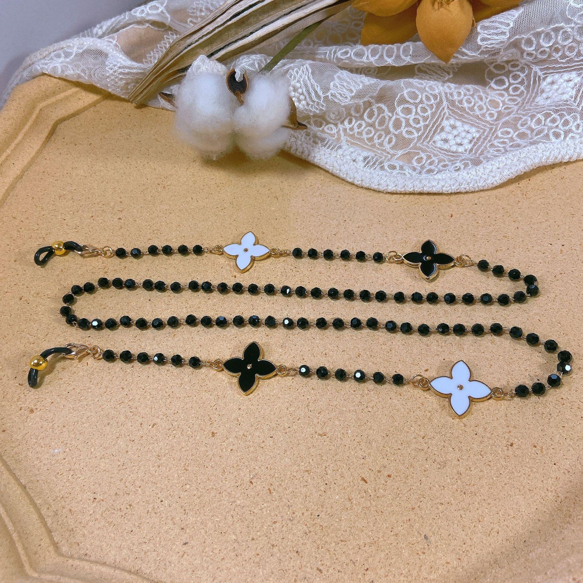 Japanese And Korean Lucky Grass Glasses Chain Black And White Ins Wind Fresh Temperament Neck Crystal Bead Sunglasses Chain чорний
Japanese And Korean Lucky Grass Glasses Chain Black And White Ins Wind Fresh Temperament Neck Crystal Bead Sunglasses Chain чорний