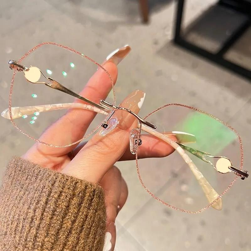 Anti-blue Glasses Fashionable Women Rimless Prescription Glasses Titanium Custom Hyperopia Myopia Optical Astigmatism Correction +100
Anti-blue Glasses Fashionable Women Rimless Prescription Glasses Titanium Custom Hyperopia Myopia Optical Astigmatism Correction +100